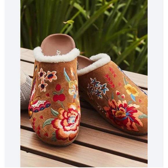 Johnny Was Multicolor Embroidered Mules - Picture 16 of 16